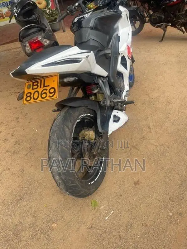 Bajaj Pulsar RS200 2020