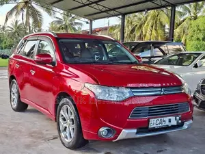 Mitsubishi Outlander PHEV 2015