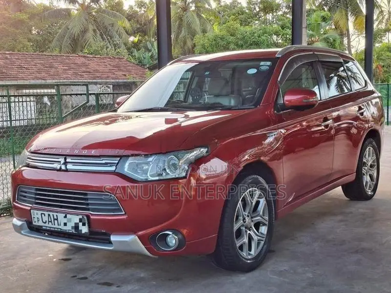 Mitsubishi Outlander PHEV 2015