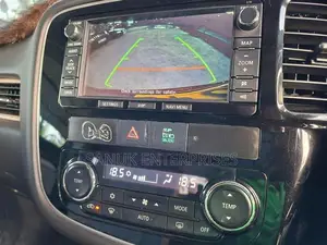 Mitsubishi Outlander PHEV 2015