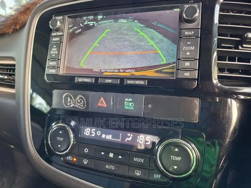 Mitsubishi Outlander PHEV 2015