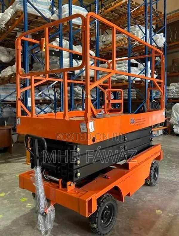 TOWABLE SCISSOR LIFT