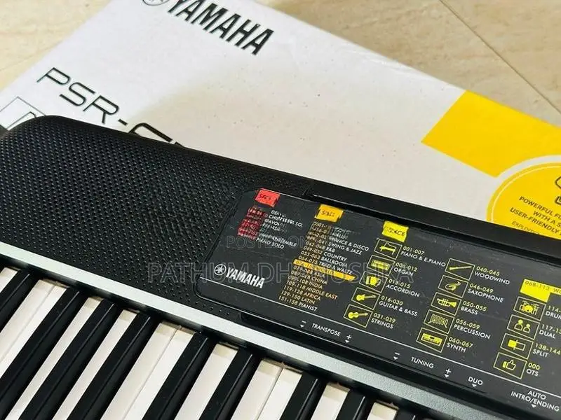 Yamaha PSR-F52 Keyboard
