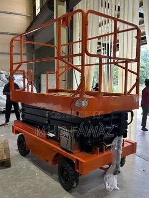 TOWABLE SCISSOR LIFT