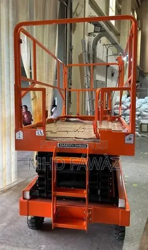 TOWABLE SCISSOR LIFT