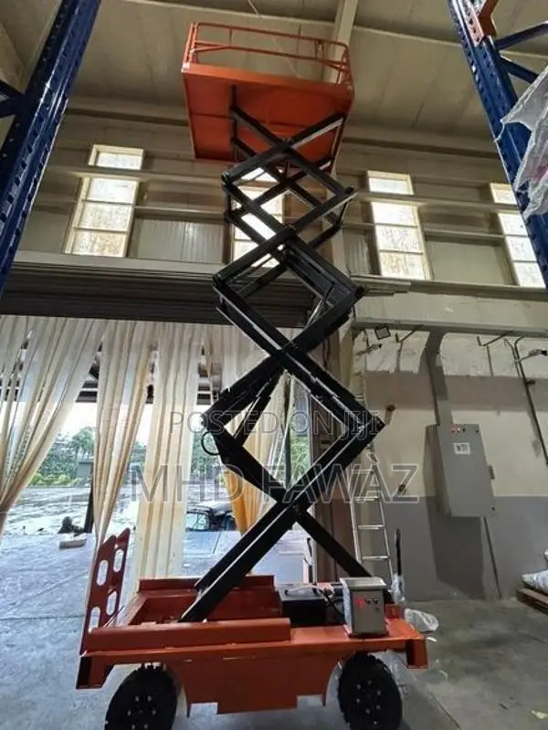 TOWABLE SCISSOR LIFT