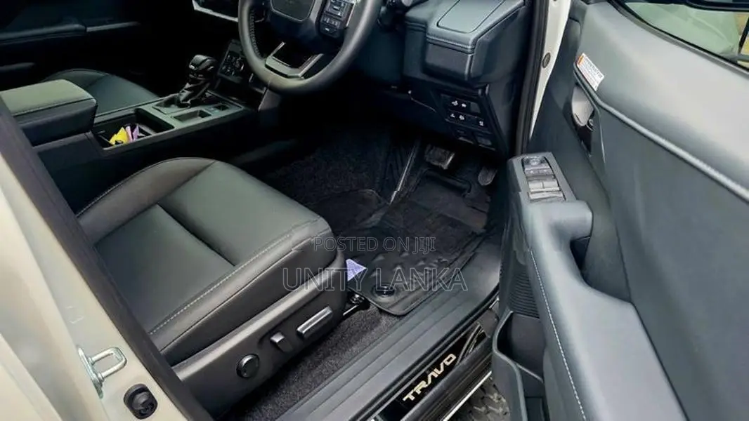 Toyota Hilux Travo Overland + 2026
