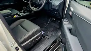 Toyota Hilux Travo Overland + 2026