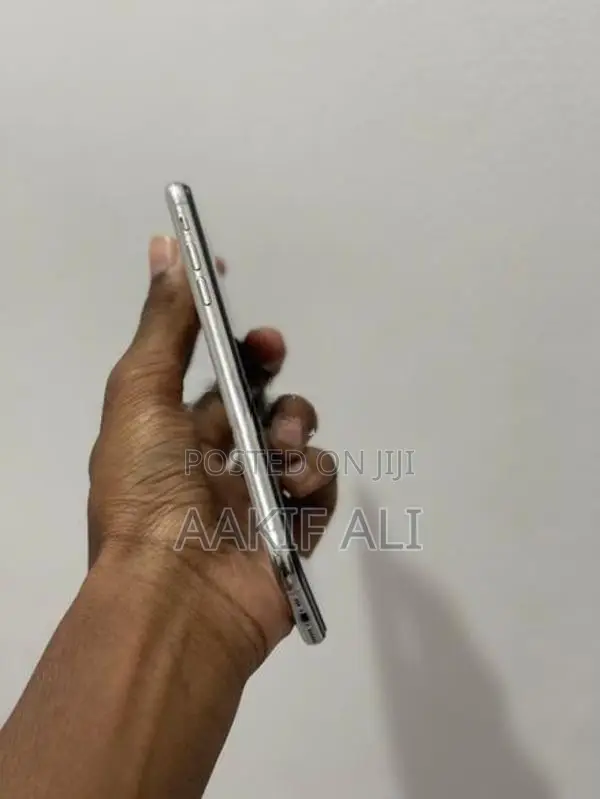 Apple iPhone XS (Used)