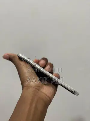 Apple iPhone XS (Used)
