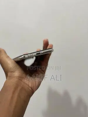 Apple iPhone XS (Used)