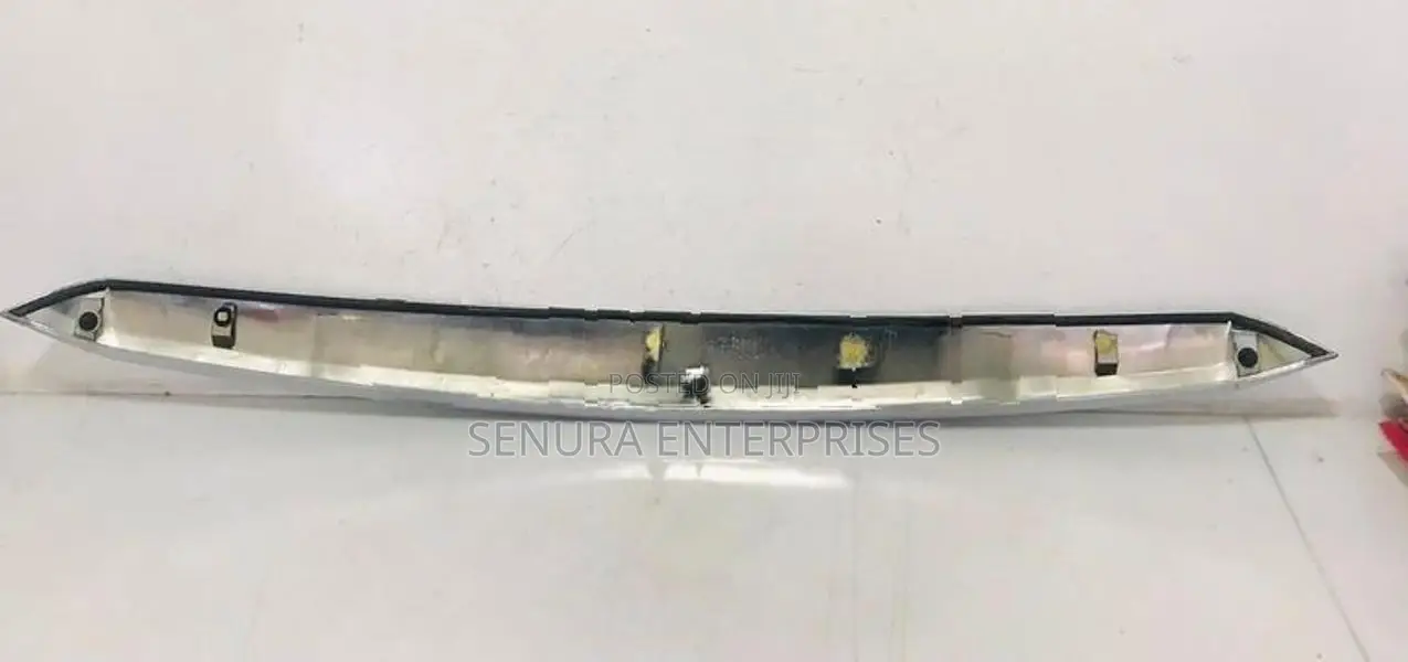 Toyota Alphard AGH30W Bonnet Nickel Garnish