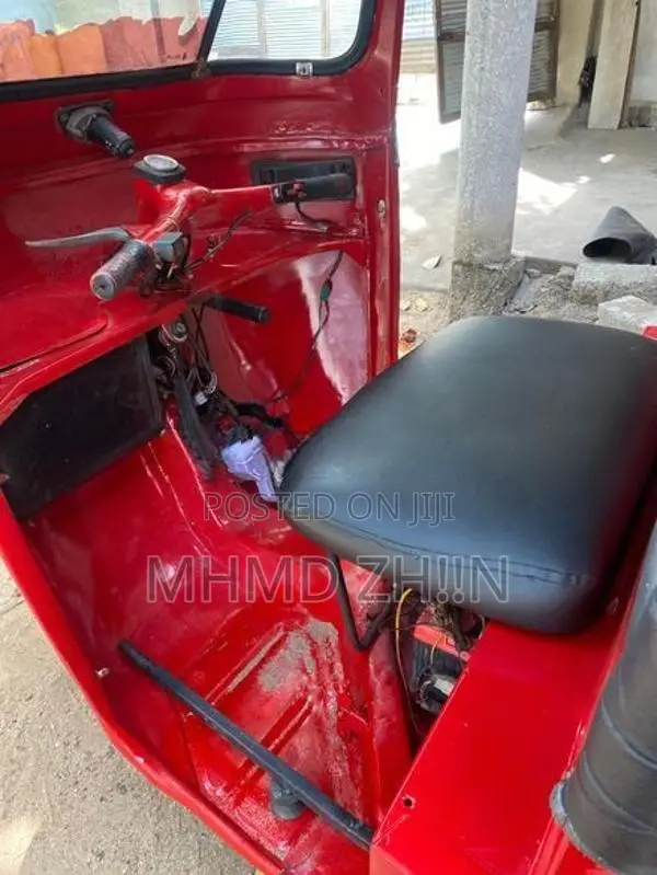 Bajaj RE Three Wheeler 2004