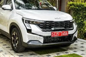 Kia Sonet GTX+ (Glacier White) 2026