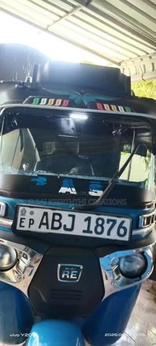 Bajaj RE 2015