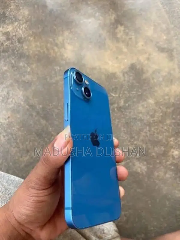 Apple iPhone 13 (Used)