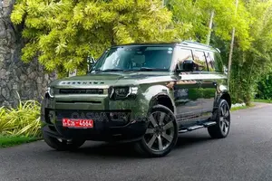 Land Rover Defender X-Dynamic HSE P300e 2026