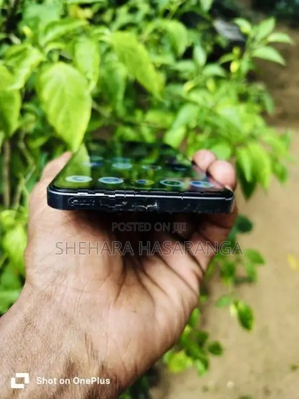 Vivo V25 5G (Used)