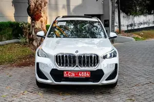 BMW X1 M-Sports - Sunroof 2025