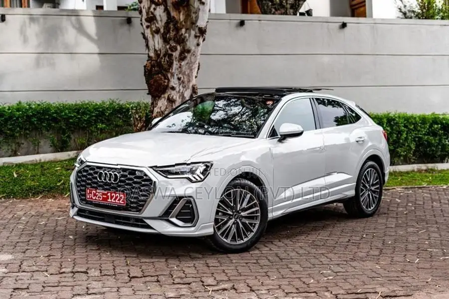 Audi Q3 Sportsback- SUNROOF 2023