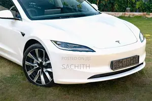 Tesla Model 3 2024