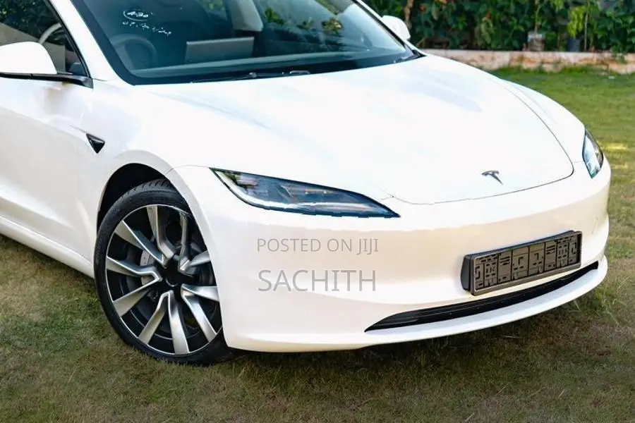 Tesla Model 3 2024