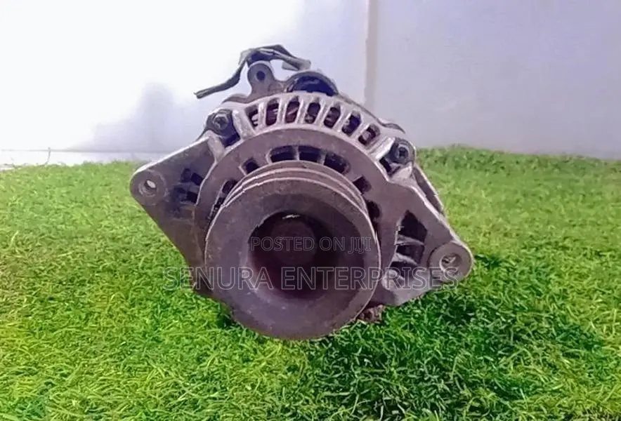 Nissan Atlas F23S Alternator