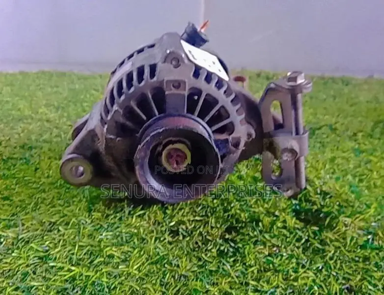 Toyota Vitz SCP90 Alternator