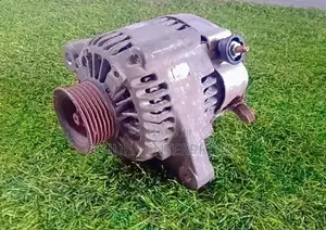 Toyota Ractis SCP100 Alternator