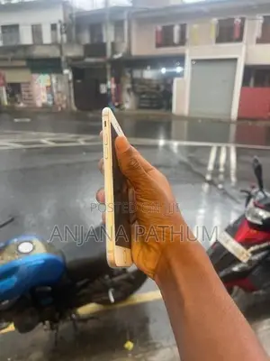 Apple iPhone 7 (Used)