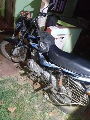 Bajaj CT100 2015