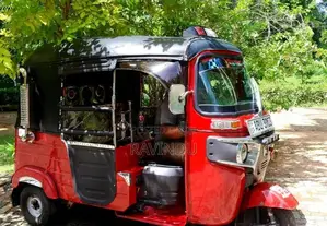 Bajaj RE 1 2019