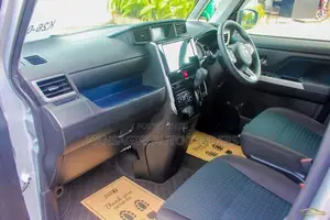 Toyota Roomy 2023