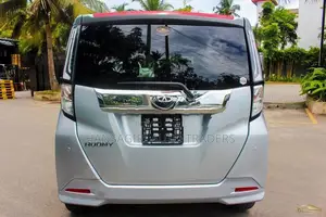 Toyota Roomy 2023