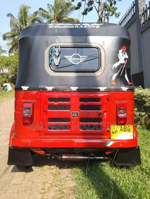 Bajaj RE 2015