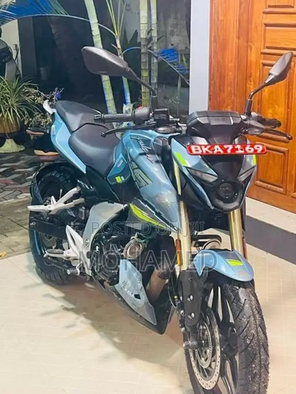 Bajaj Pulsar N160 Premium 2025