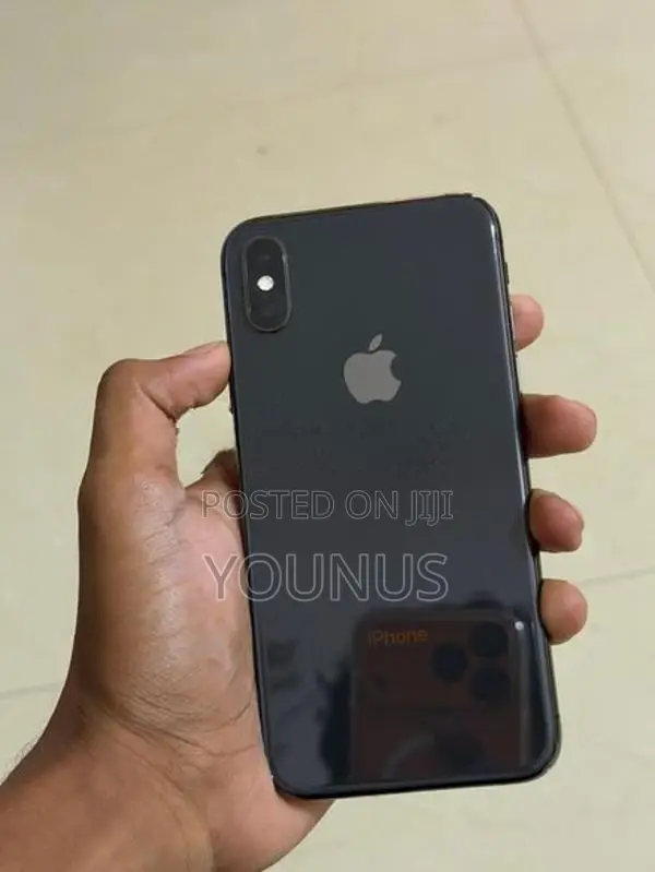 Apple iPhone XS (Used)