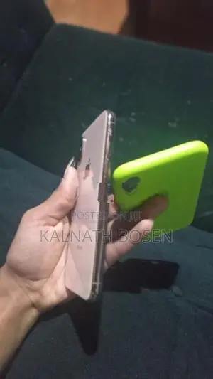 Apple iPhone XS (Used)
