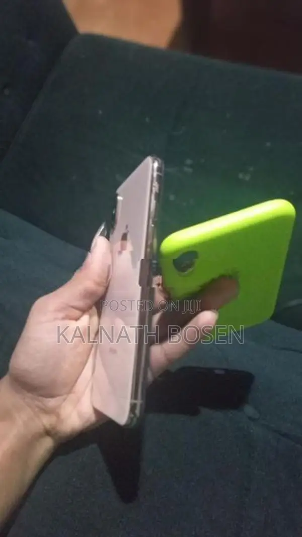 Apple iPhone XS (Used)