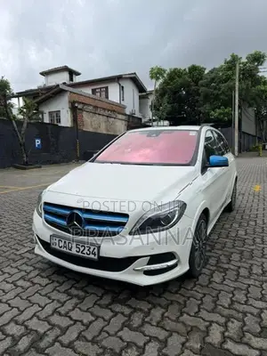 Mercedes Benz B250e 2015