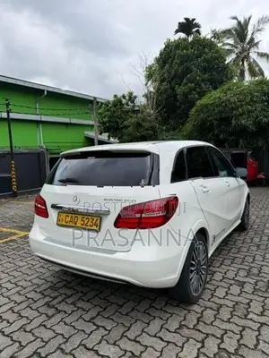 Mercedes Benz B250e 2015