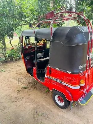 Bajaj RE 2004