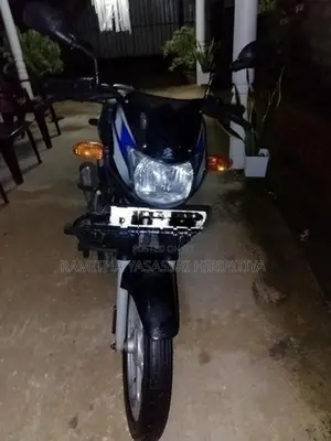 Bajaj CT100 2025