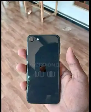 Apple iPhone SE 2 (Used)