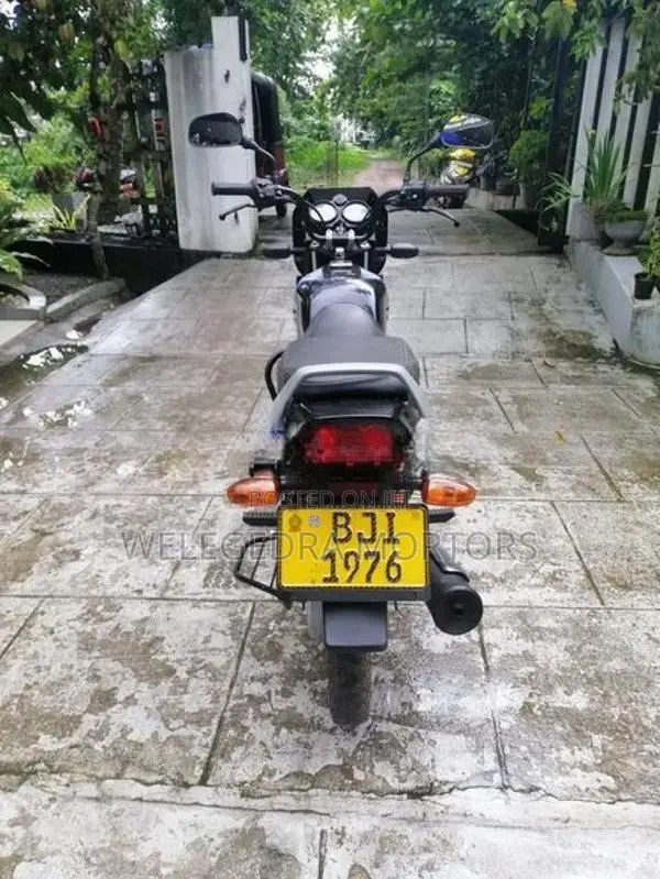 Bajaj CT100 2024