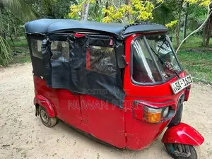 Bajaj RE 2000