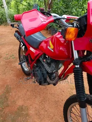 Honda XLR 125 2000