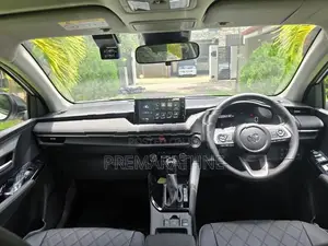 Toyota Yaris Ativ 2025