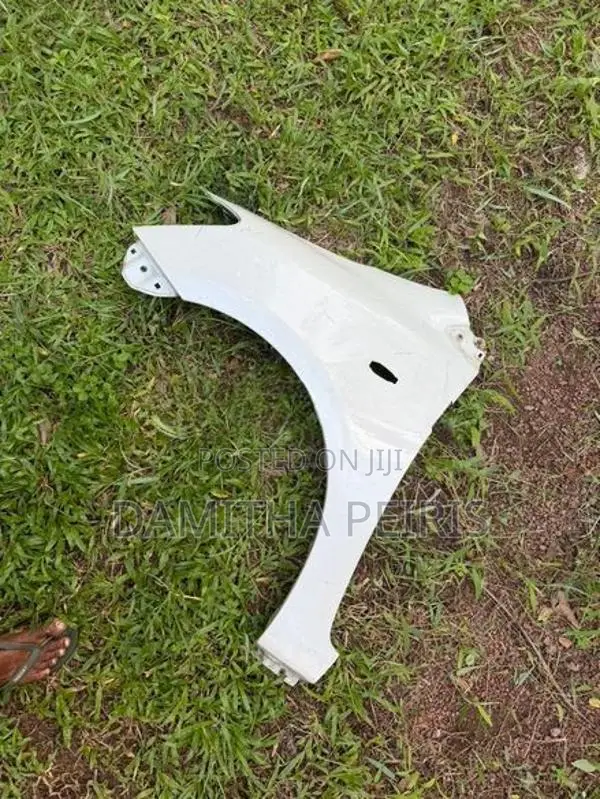 Toyota Belta Yaris Fender