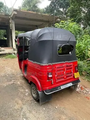 Bajaj RE 2013